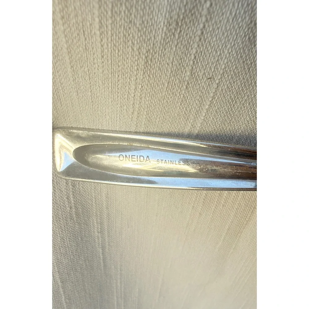 Oneida Pie Server Unisex OS Silver Excellent Slotted Stainless Steel Flatware